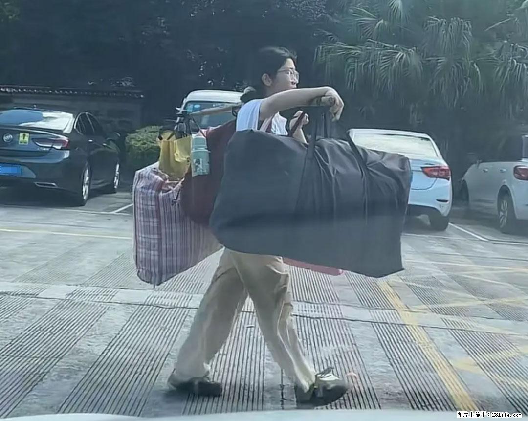 全网追的“扁担女孩”,找了一份暑假工,时薪12元 - 鹰潭生活资讯 - 鹰潭28生活网 yingtan.28life.com